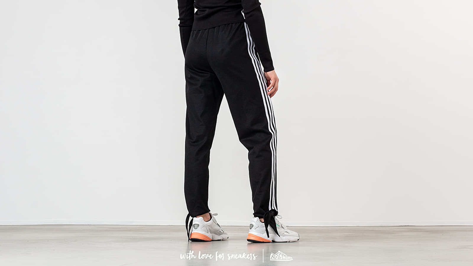Knotted track pants hotsell