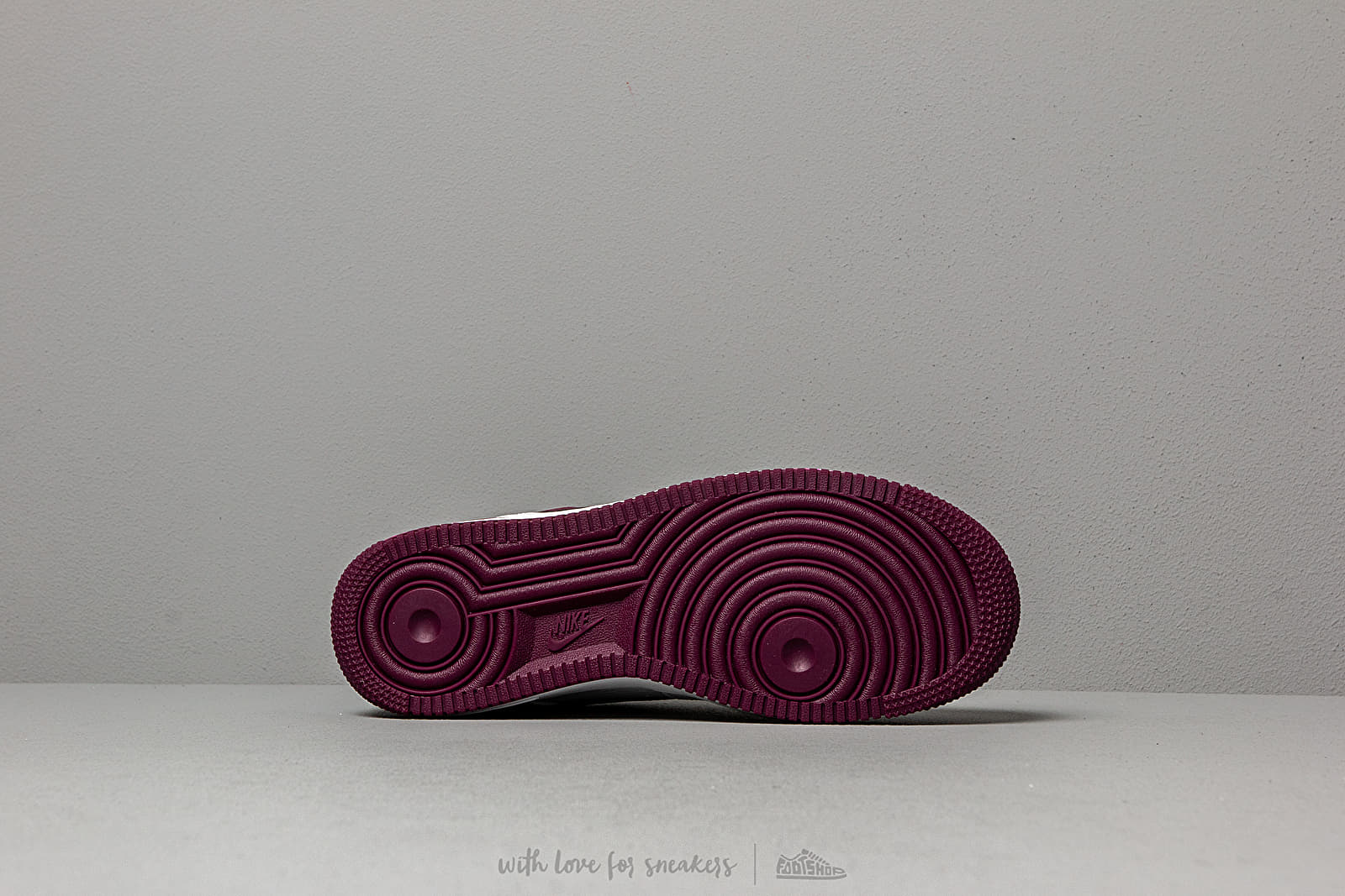 Moteriška avalynė Nike Wmns Air Force 1 '07 White/ Bordeaux