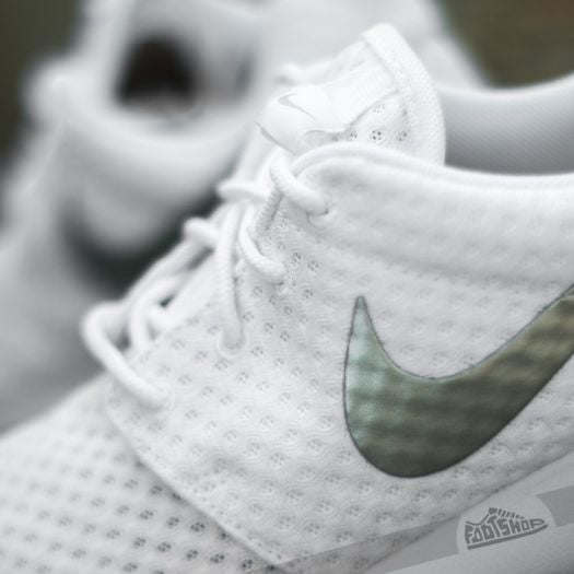 Women s shoes Wmns Nike Roshe One BR White Metallic Platinum Footshop
