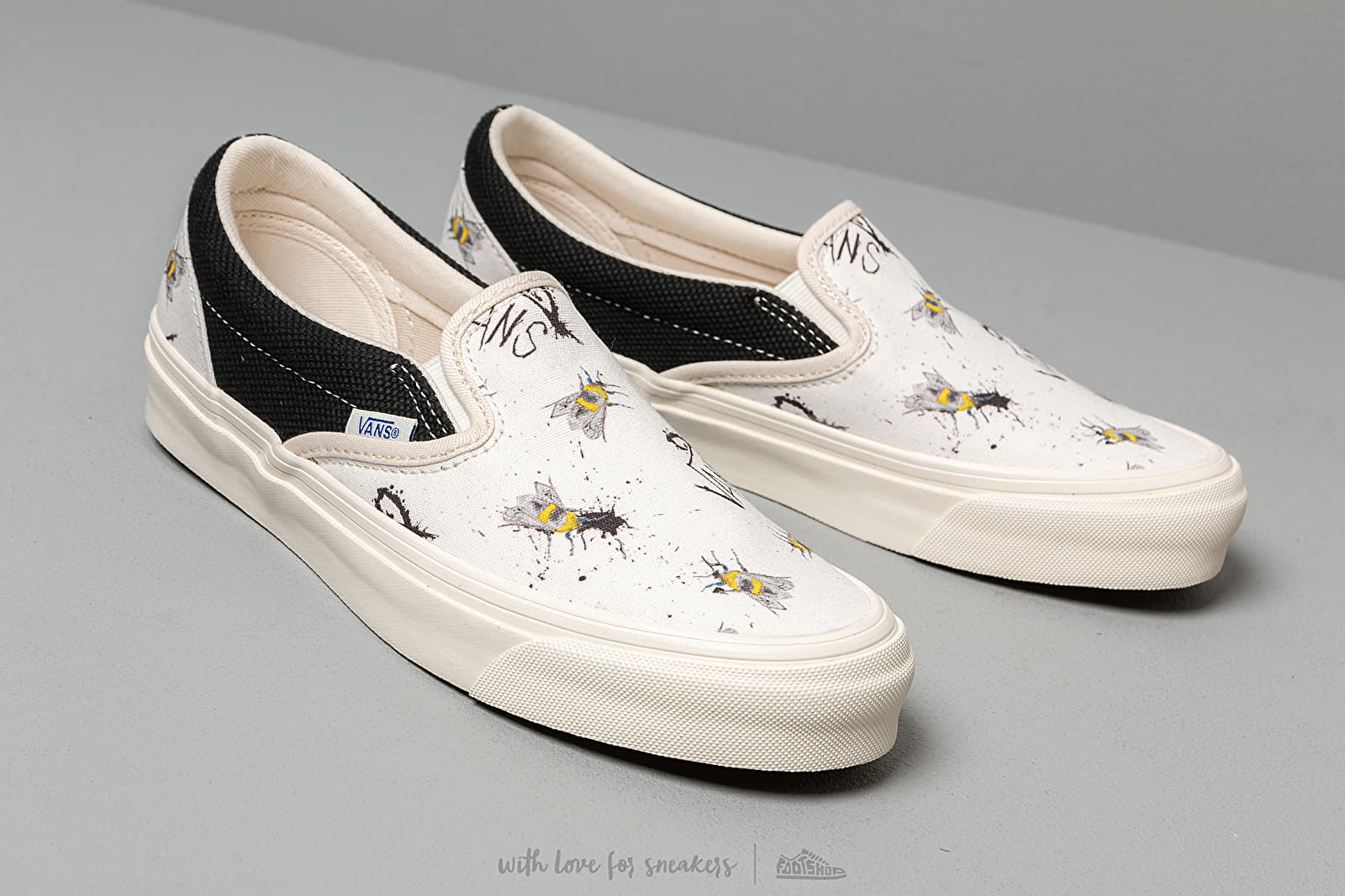 Vans hotsell bee shoes
