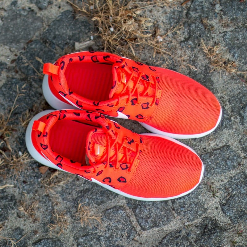 Moteriška avalynė Wmns Nike Roshe One Print Bright Crimson Hot Lava