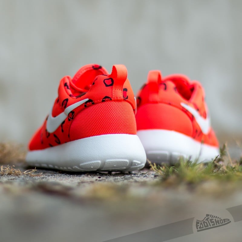Moteriška avalynė Wmns Nike Roshe One Print Bright Crimson Hot Lava
