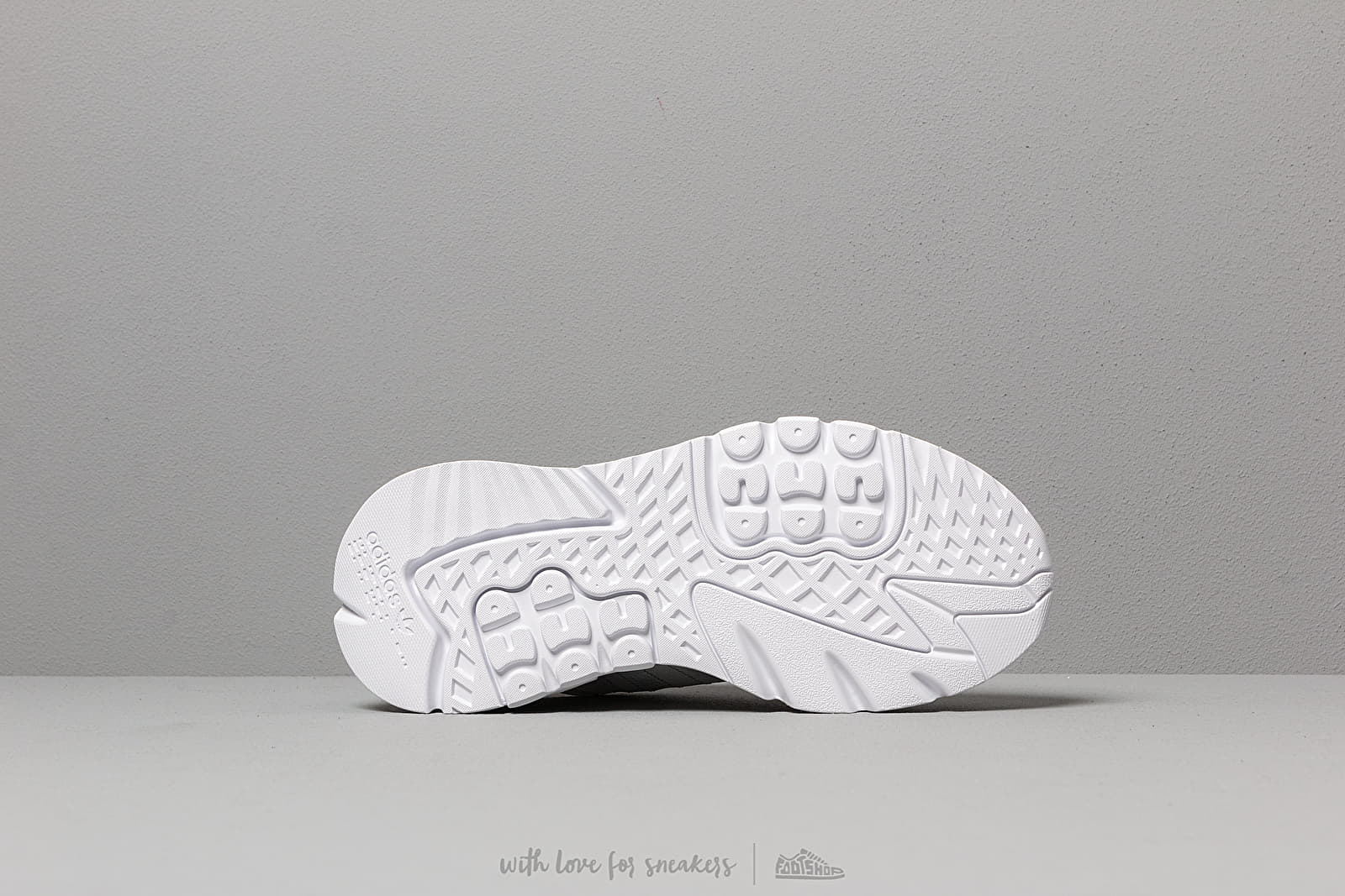Vyriška avalynė adidas Nite Jogger Ftw White/ Crystal White/ Crystal White
