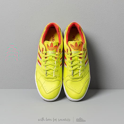 adidas A.R. Trainer