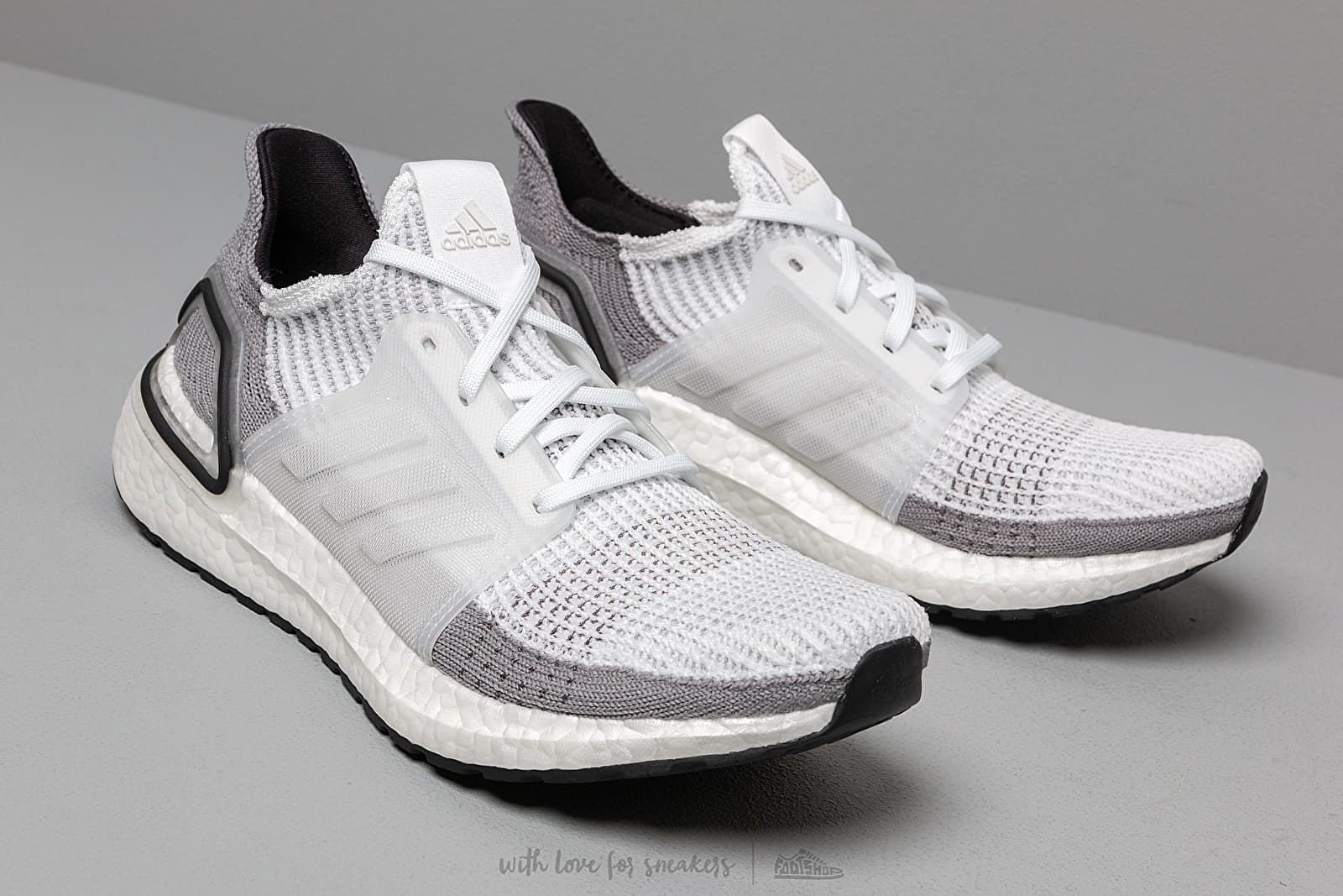 Adidas ultraboost best sale 19 crystal white