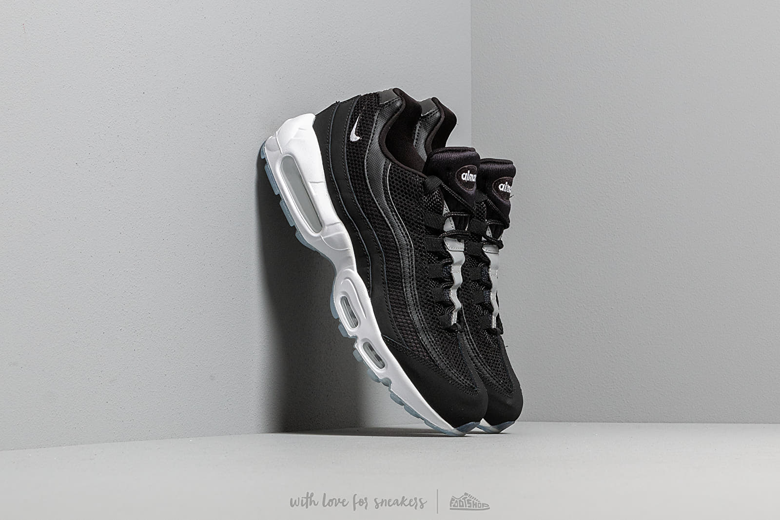 Nike air max 95 black and white mens store