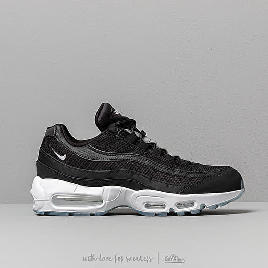 Black nike shoes white sole best sale