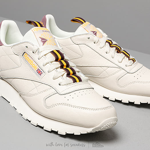 Reebok classic trainers mens best sale gold