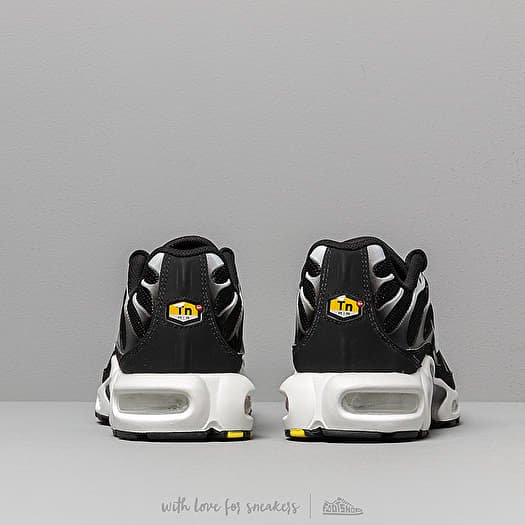 Air max plus hotsell black and white mens