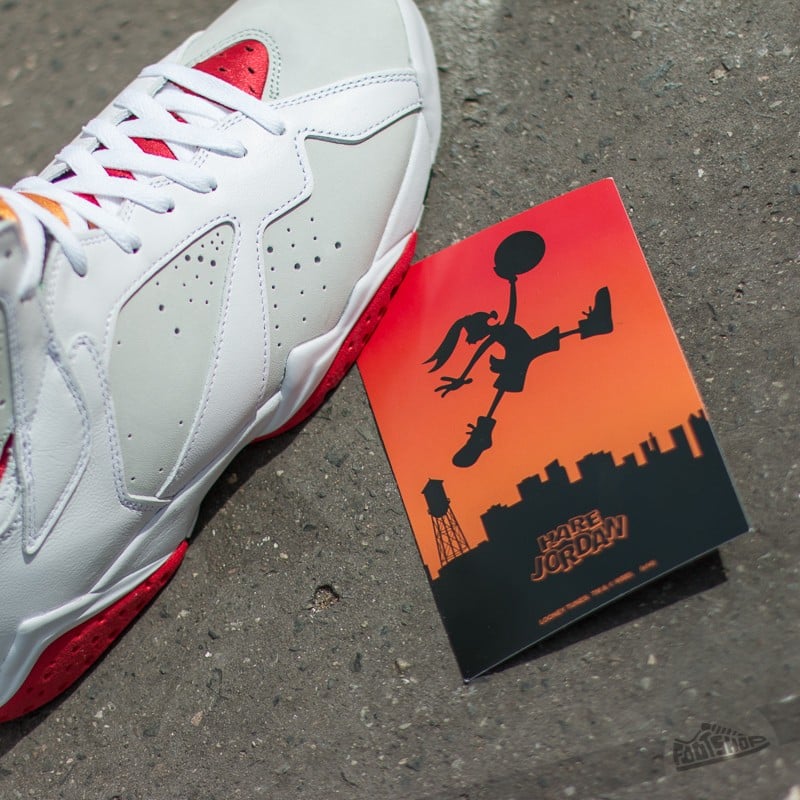 Jordan retro 7 looney tunes hot sale