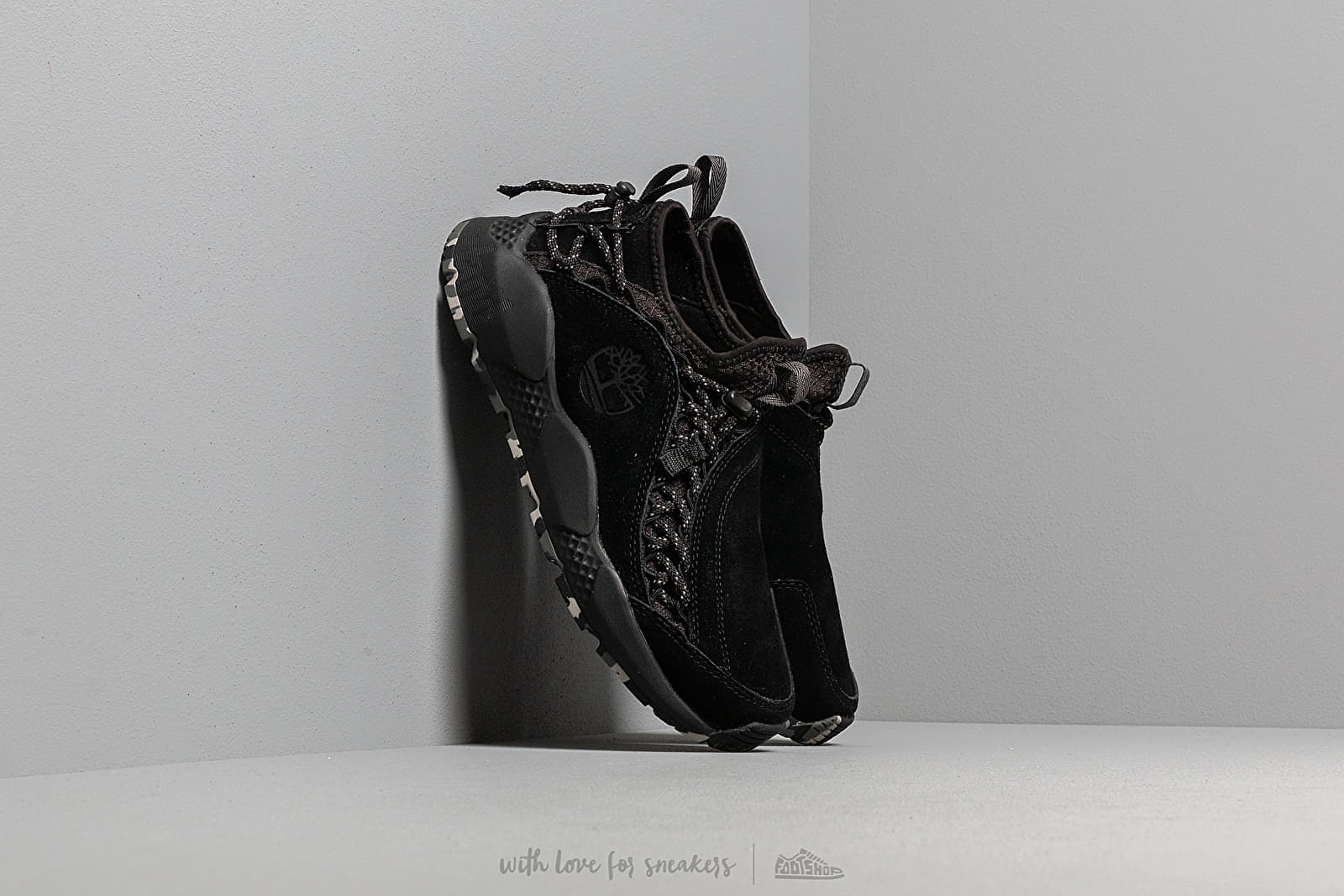 Încălțăminte și sneakerși pentru bărbați Timberland Ripcord Low Black Suede