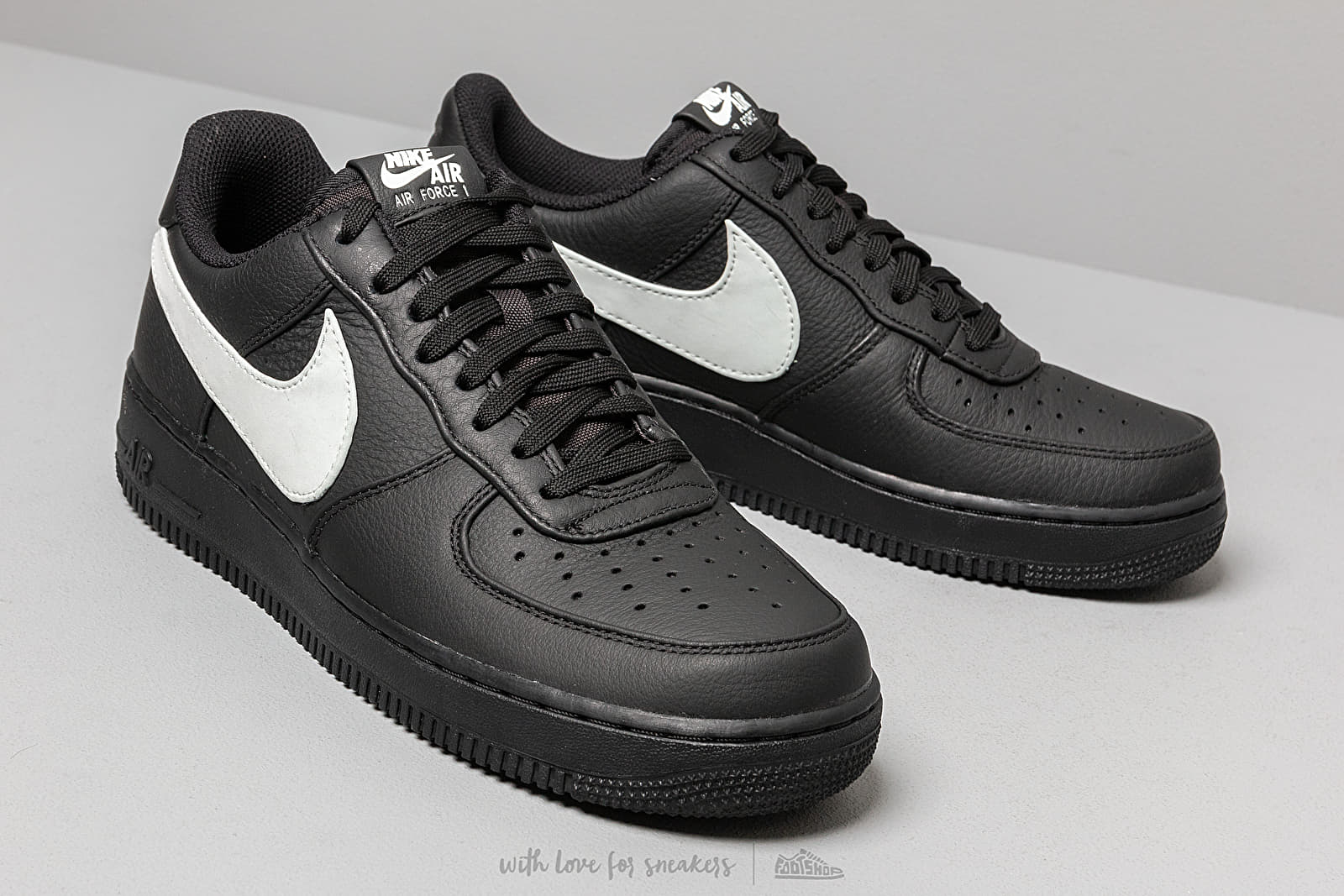 Nike air force 1 premium black clearance & barley grey