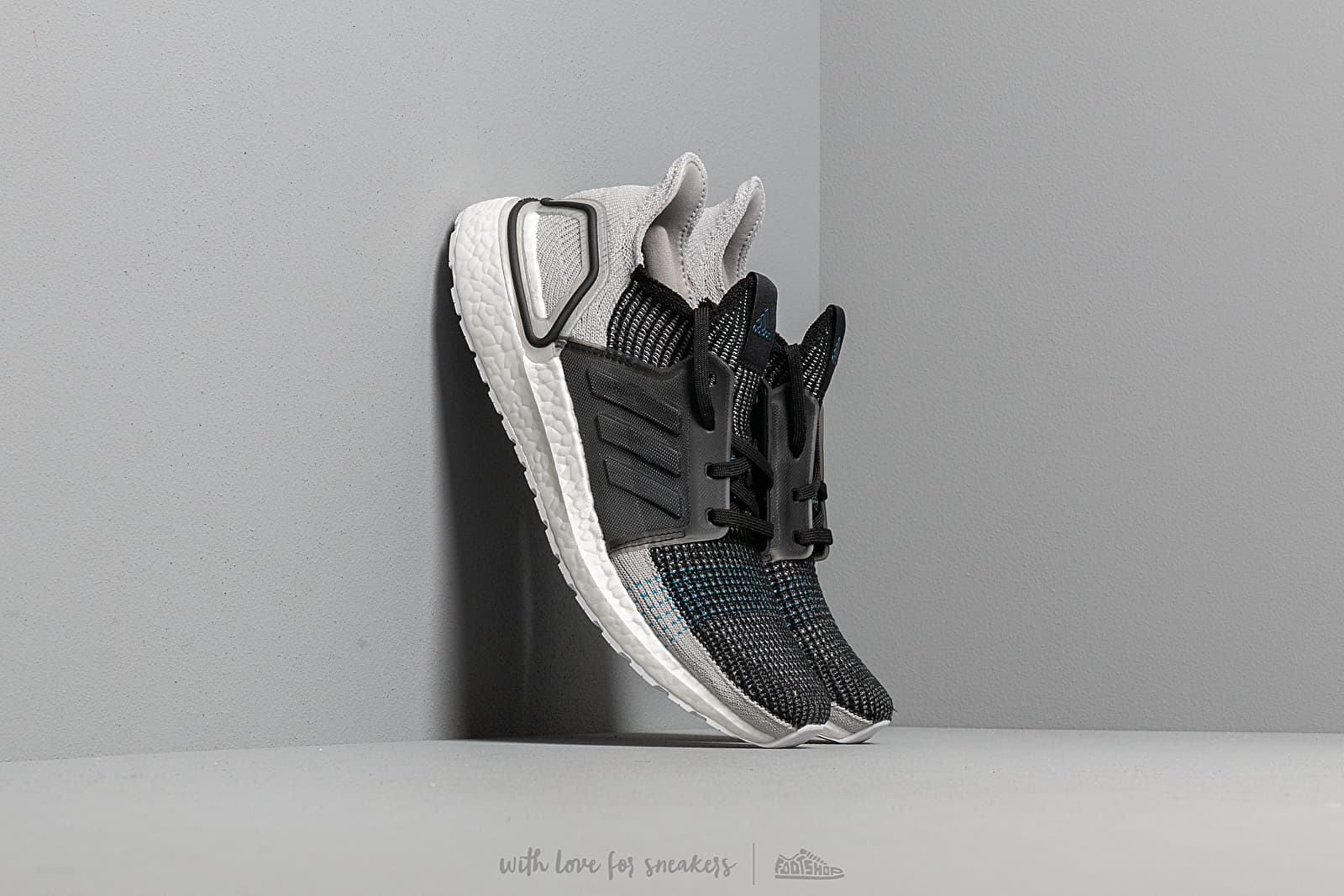 adidas UltraBOOST 19