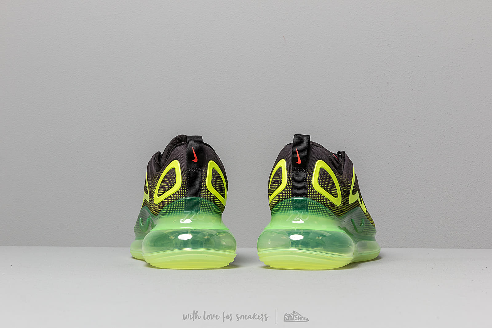 Nike air max 720 sales black/bright crimson/volt men's shoe