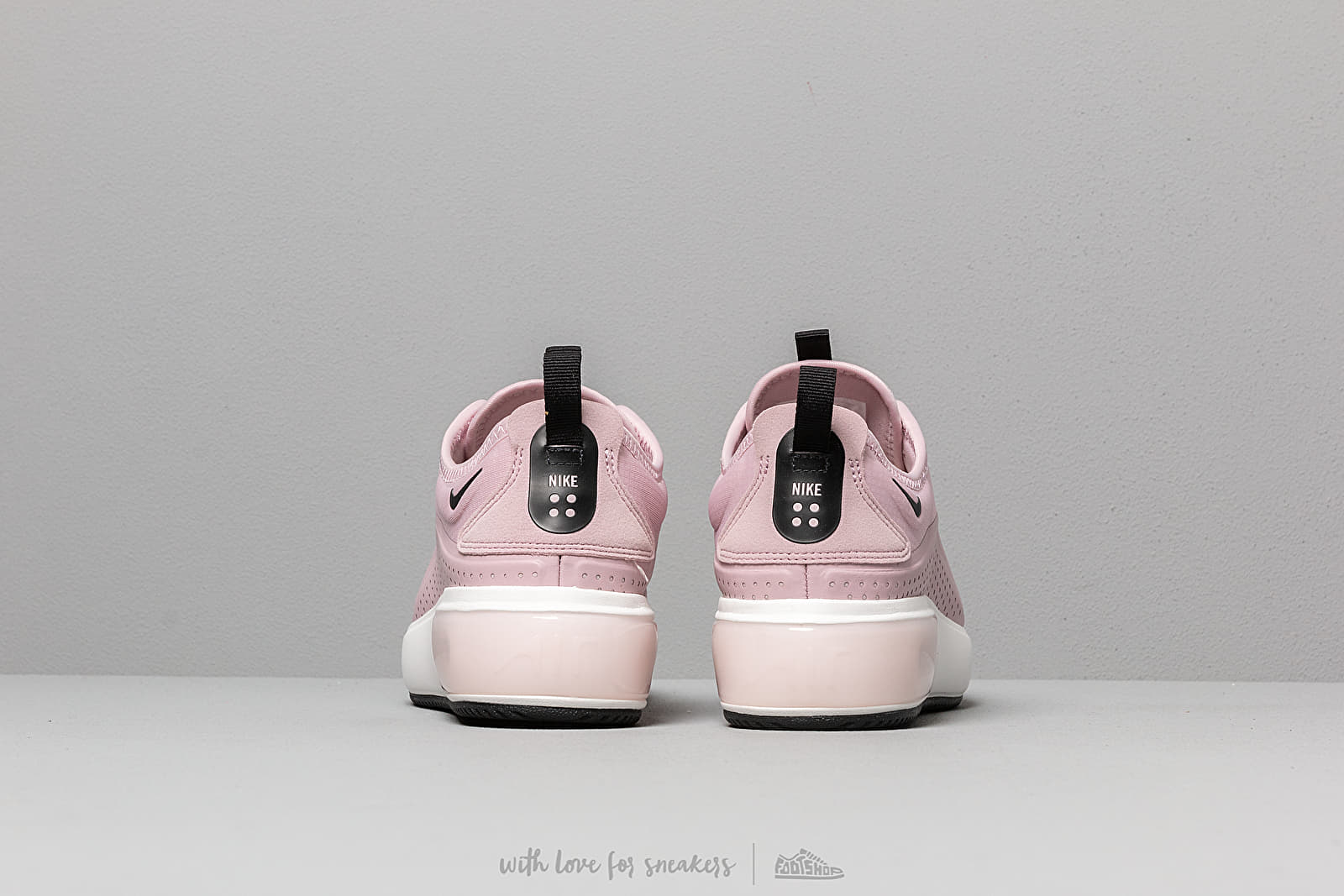 Women s shoes Nike W Air Max Dia Plum Chalk Black Summit White Footshop