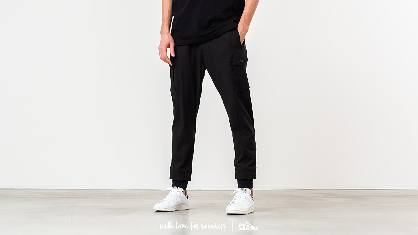 Traperice i hlače White Mountaineering Military Pants Black