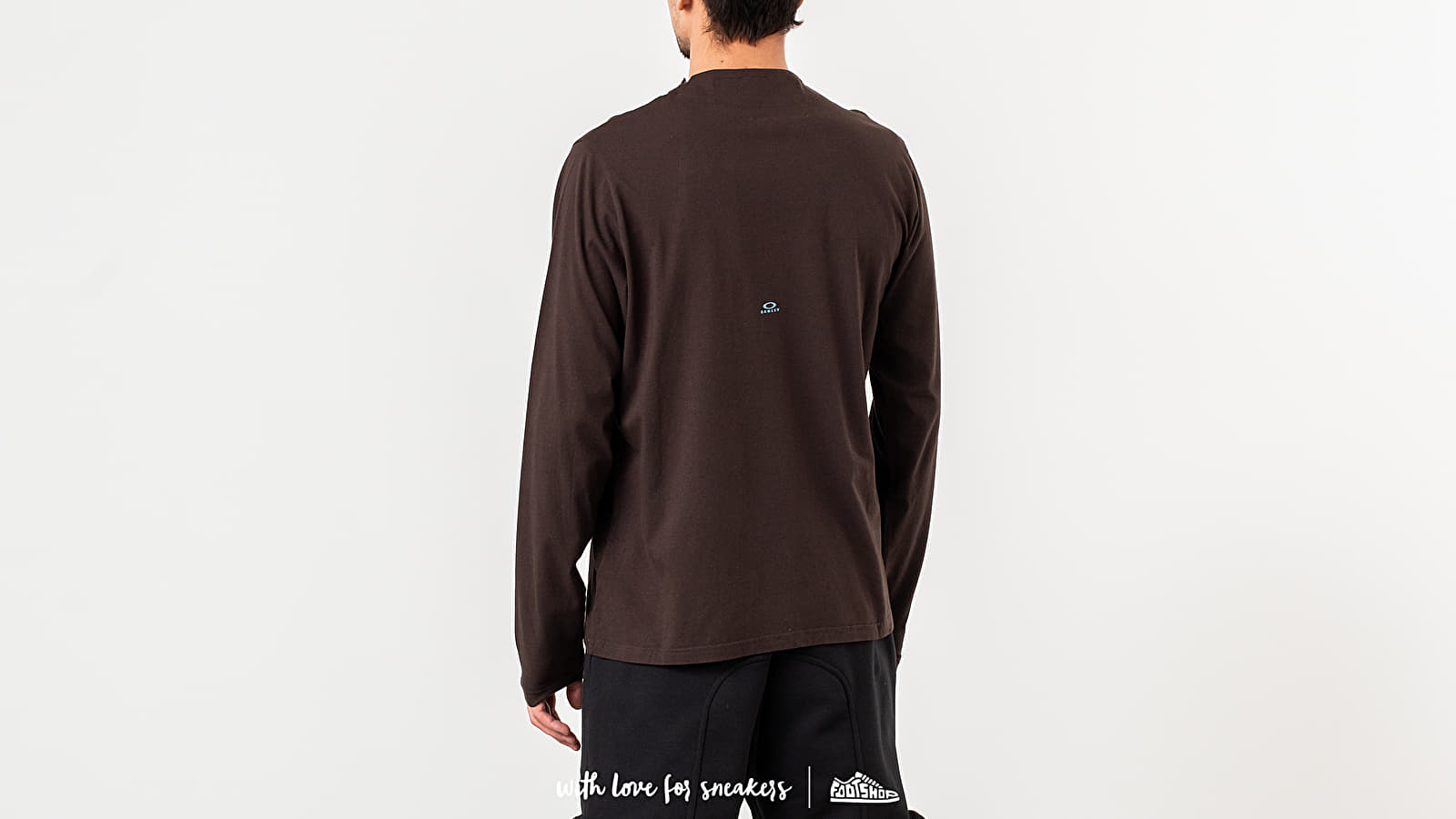 T-shirts Oakley by Samuel Ross Skydiver Zipped Long Sleeve Tee Brown