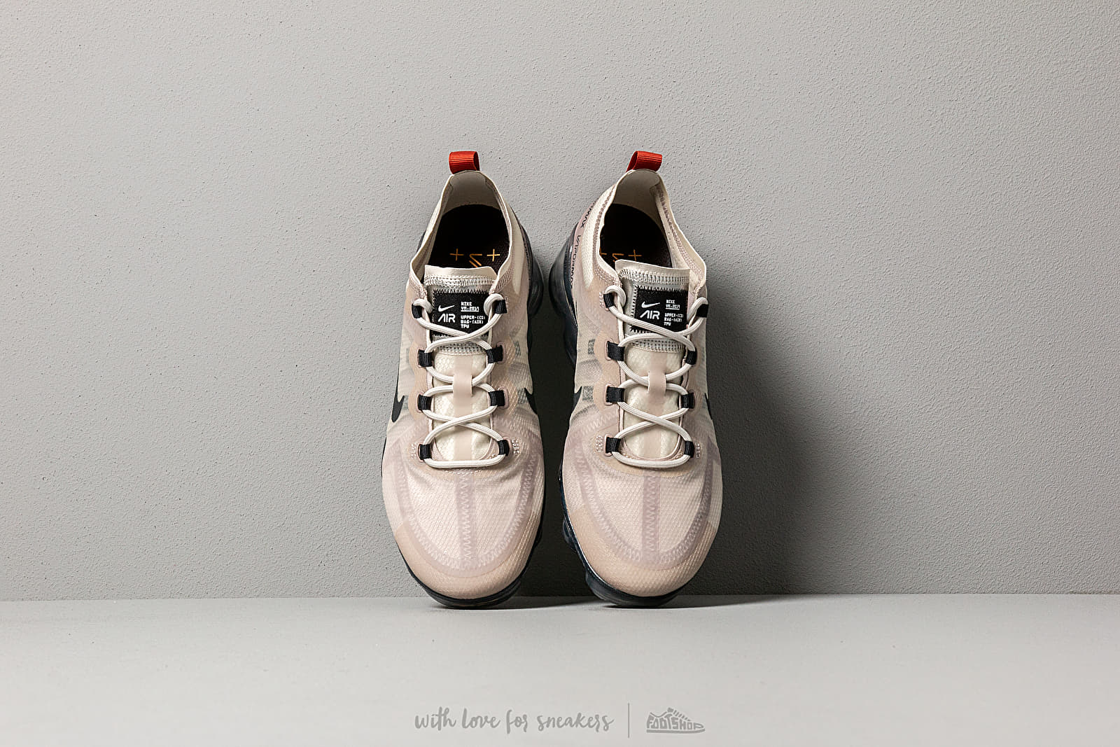 Nike air vapormax 2019 moon particle men's shoe cheap