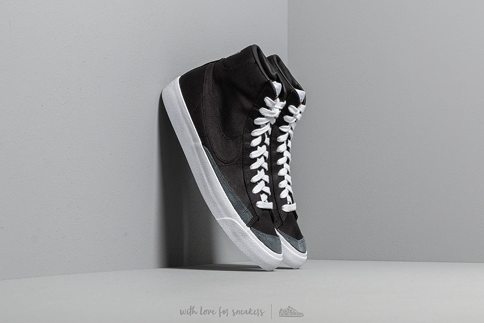 Blazer mid 77 vintage black white store