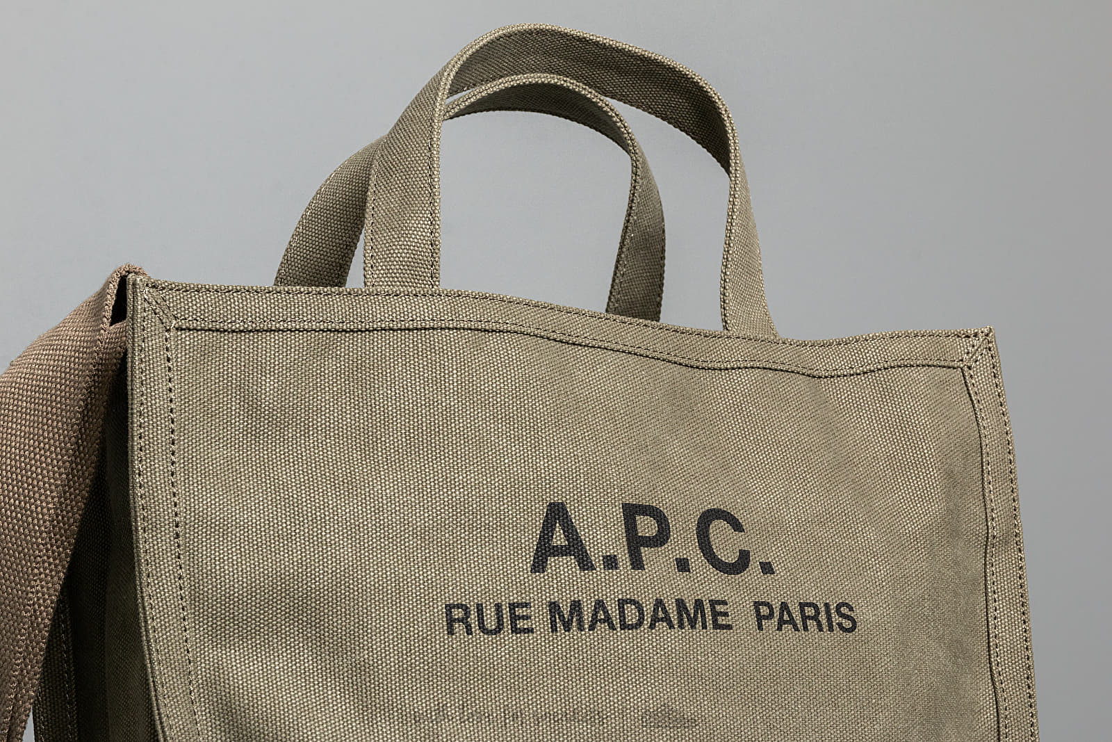 ☆A.P.C.☆ Recuperation Cabas Tote Bag Khaki CODBMH61318JAA A.P.C. Recuperation Shopping Bag Khaki CODBMH61318JAA