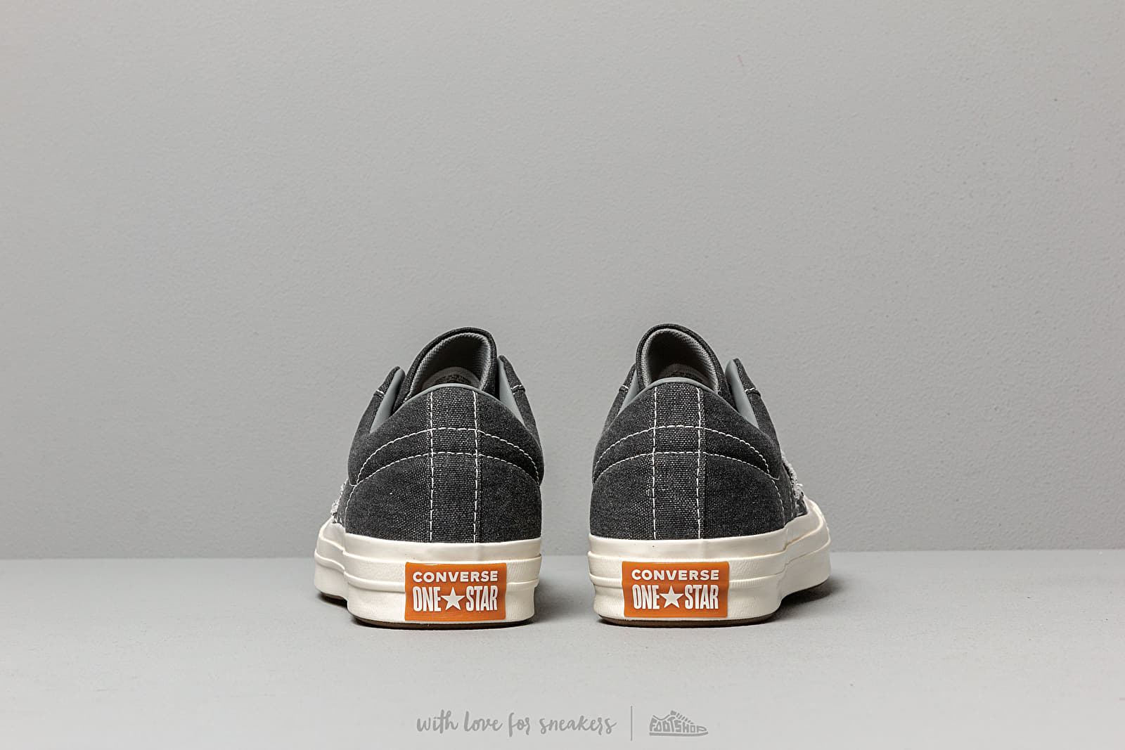 Converse one star ox black mason egret top