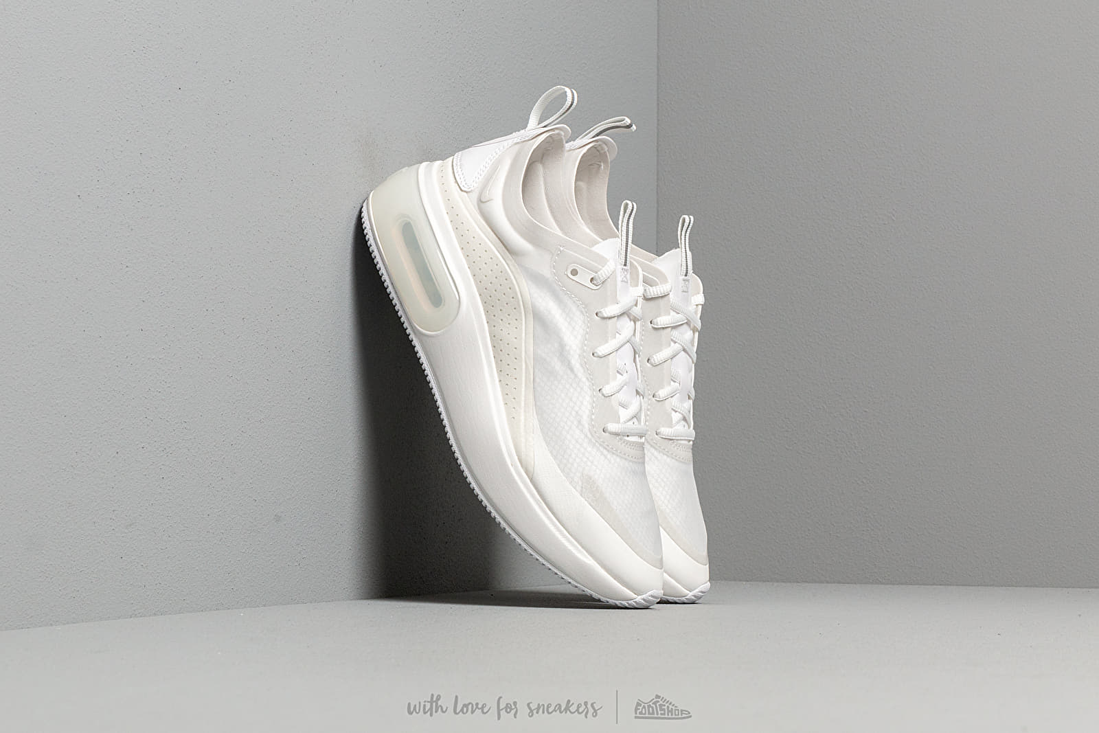 Women s shoes Nike W Air Max Dia Se White Metallic Silver Summit White Footshop