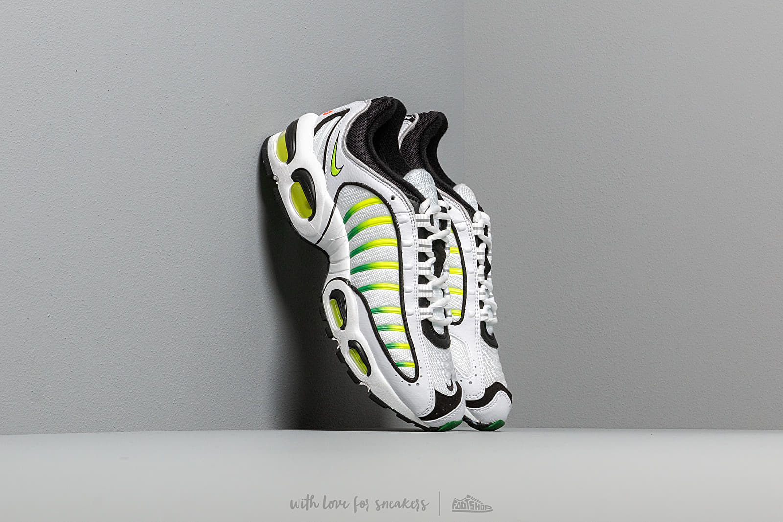 Herren Sneaker und Schuhe Nike Air Max Tailwind IV White/ Volt-Black-Aloe Verde