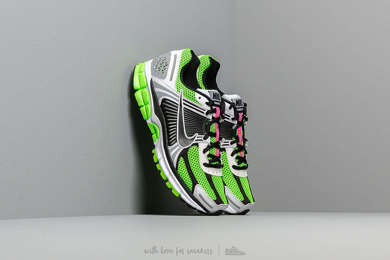 Men s shoes Nike Zoom Vomero 5 SE SP Electric Green Black White Sail Footshop