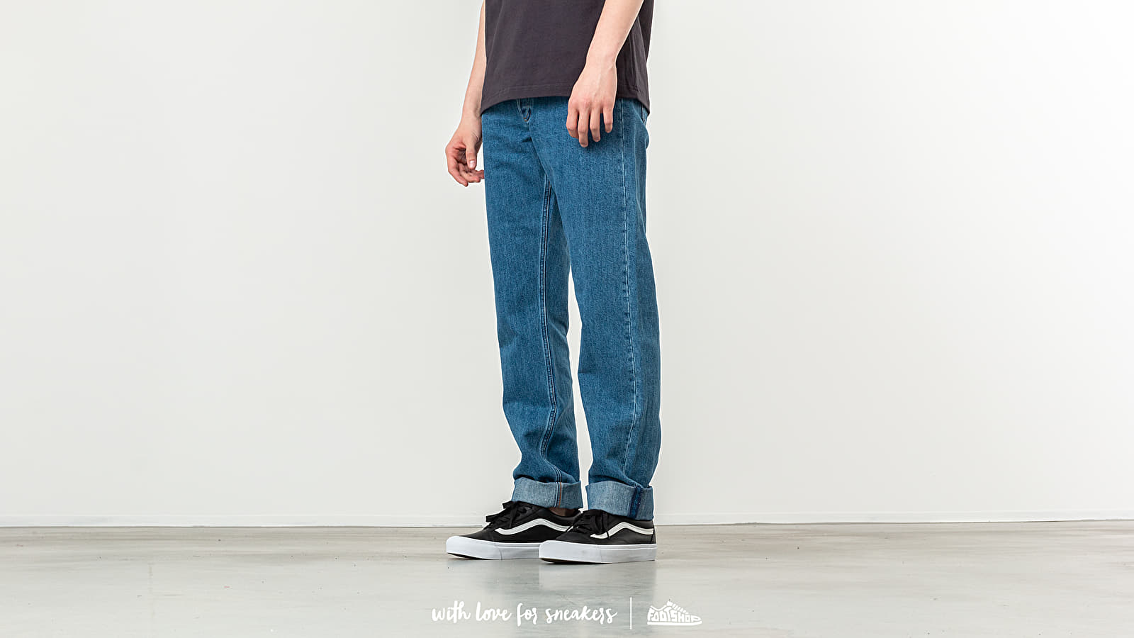Дънки и панталони A.P.C. Petit Standard Jeans Indigo Delave