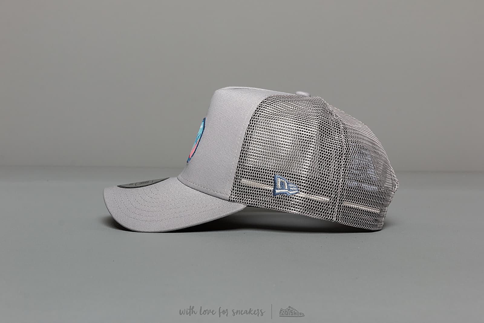 Caps New Era 940 Character A Frame Trucker Grey