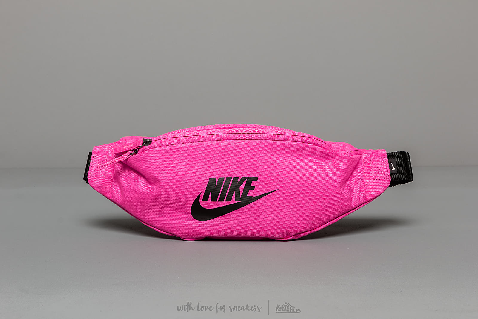 Ledvinky Nike Heritage Hip Pack Neon Pink