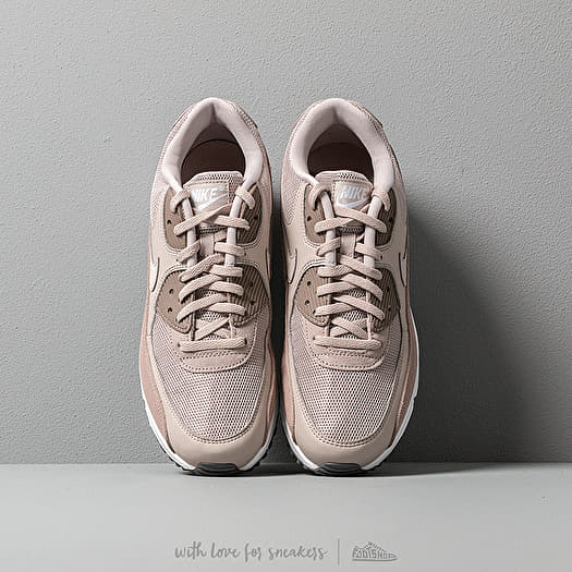 Nike Air Max 90 Essential