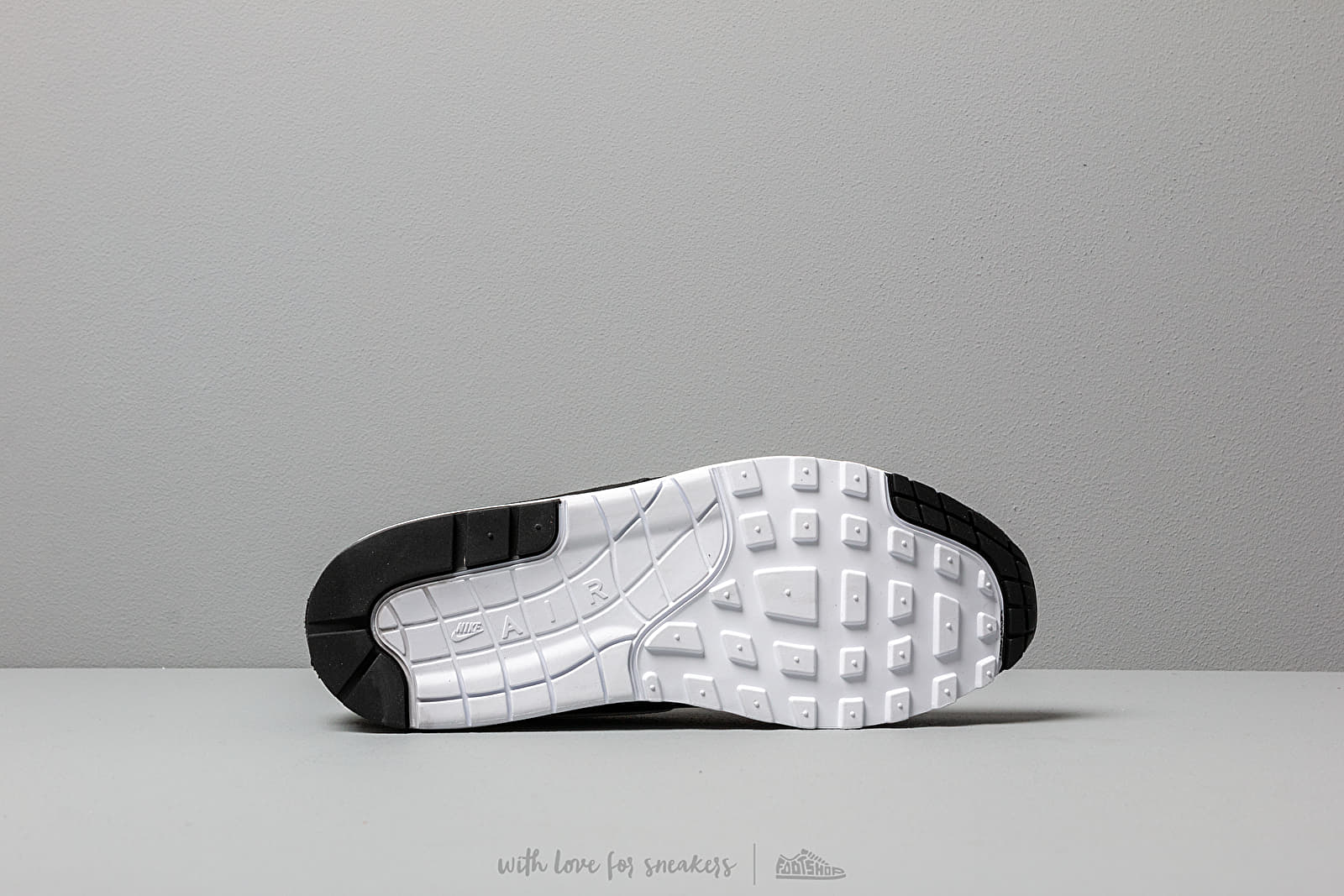 Chaussures et baskets homme Nike Air Max 1 Black/ White