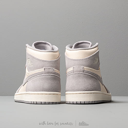 Women s shoes Air Jordan WMNS 1 Retro Hi Premium Pale Ivory Pale
