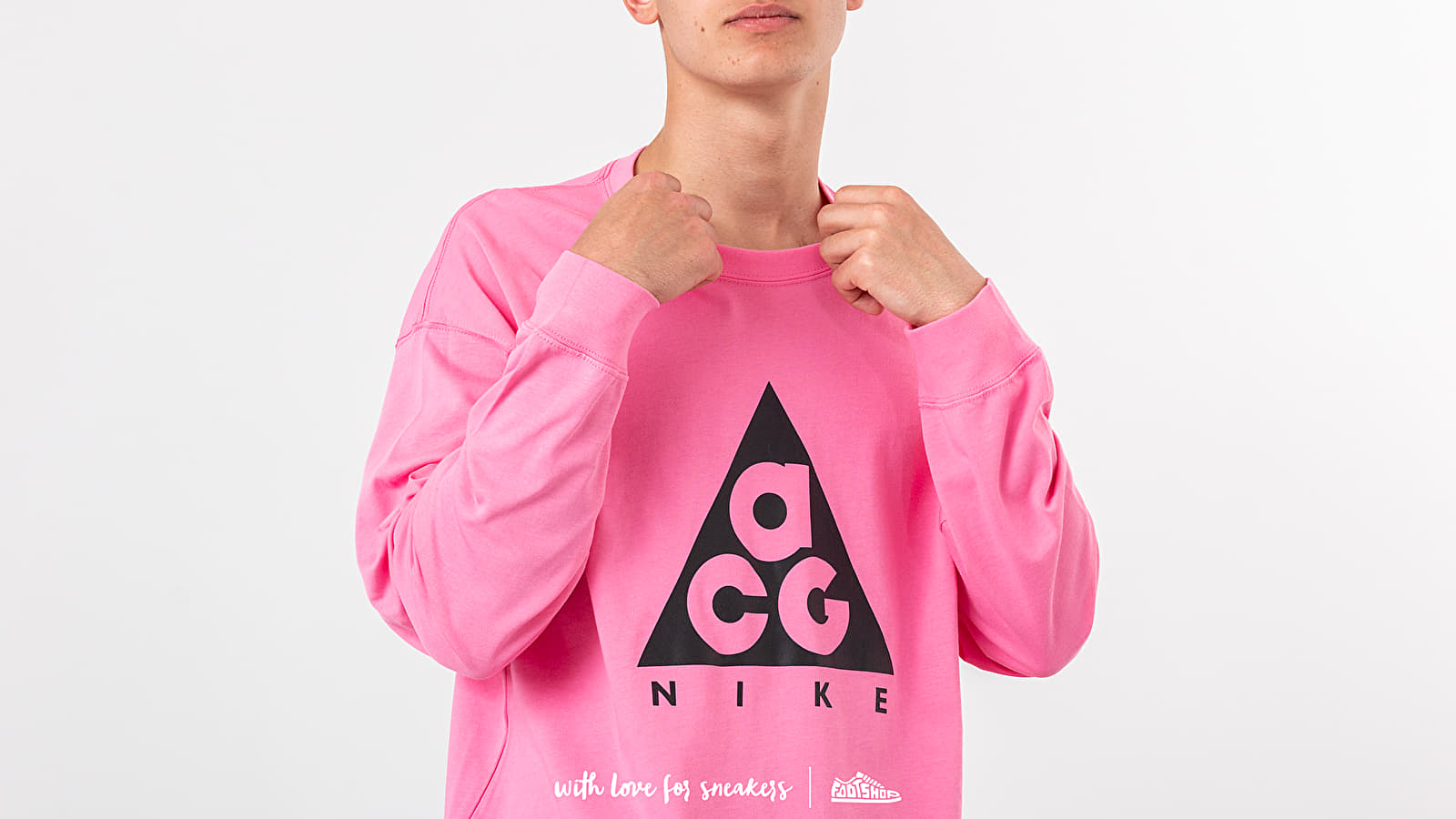 Pink nike long sleeve shirt deals