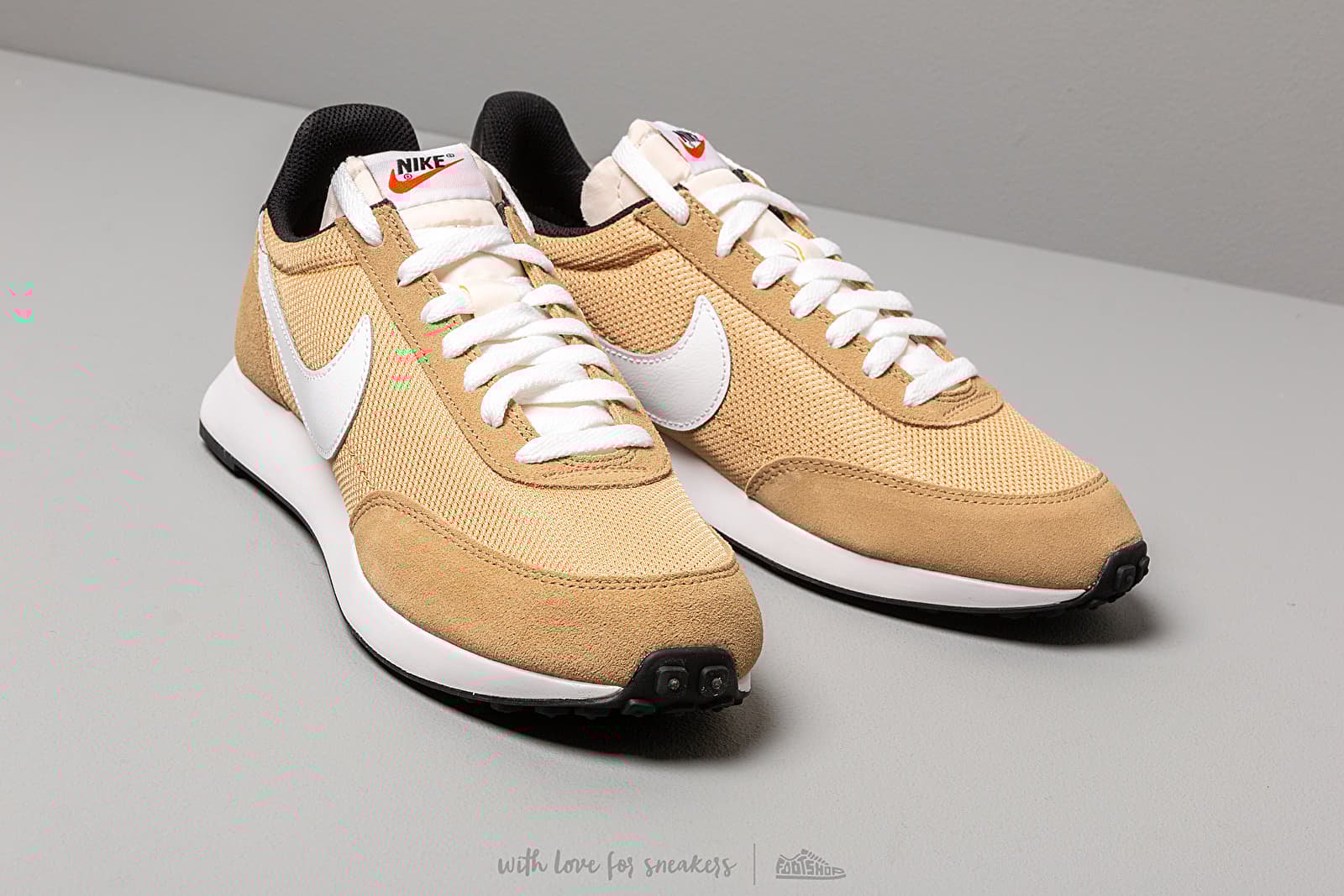 Zapatillas Hombre Nike Air Tailwind 79 Parachute Beige White Club Gold Black Footshop