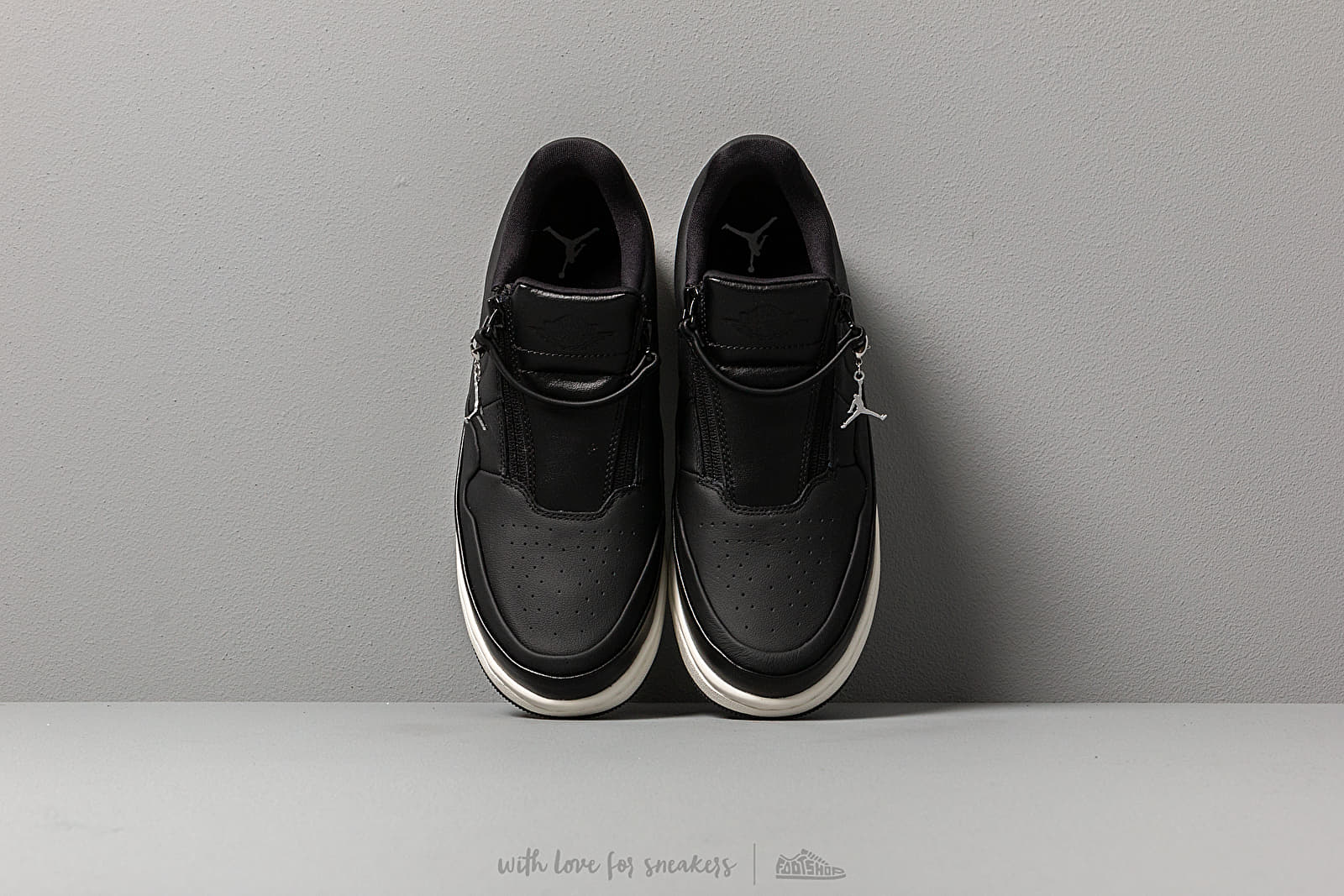 Women's shoes Air Jordan W 1 Jester Xx Low Black/ Black-Sail-Black