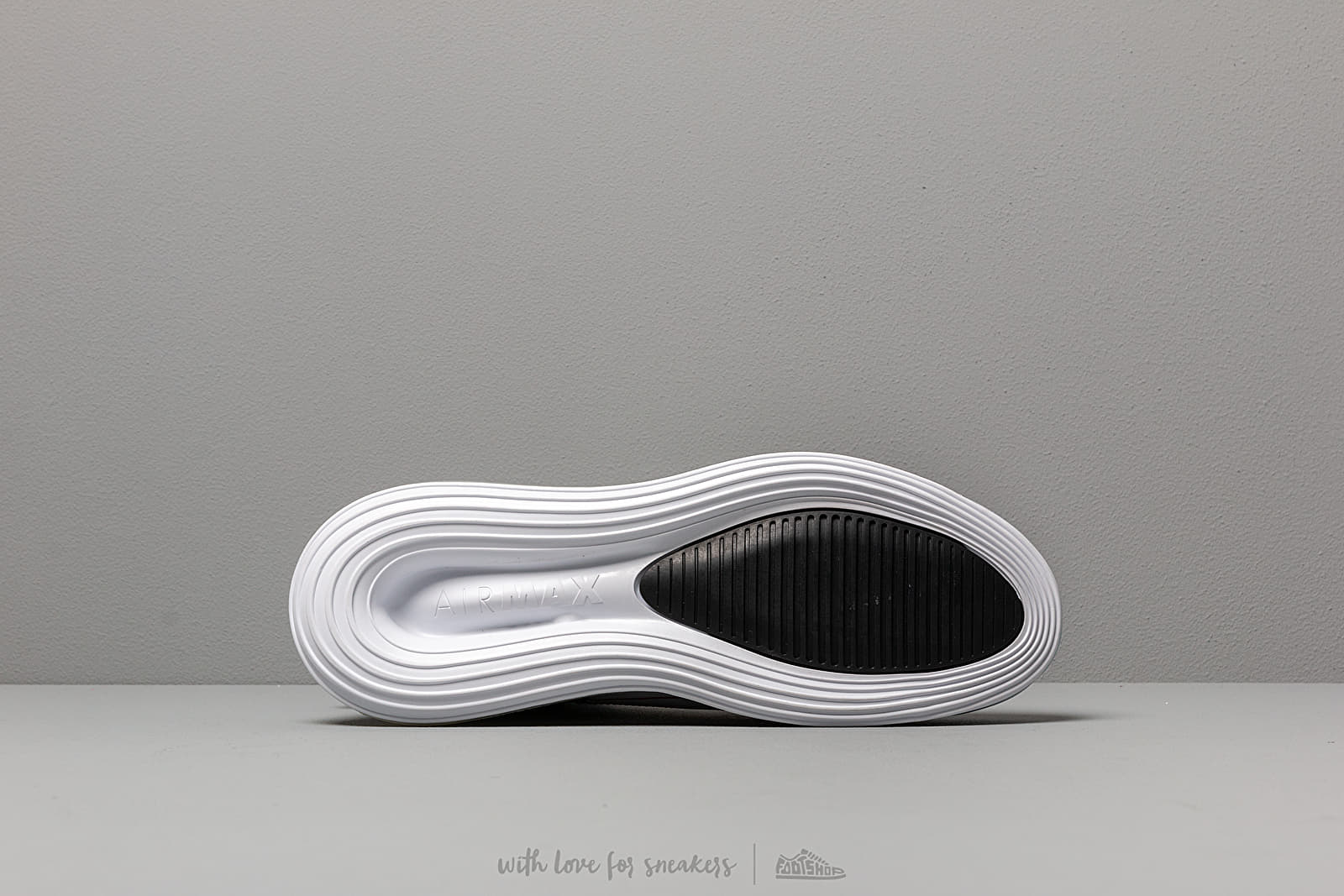 Zapatillas Hombre Nike Air Max 720 Saturn White/ Black-University Red