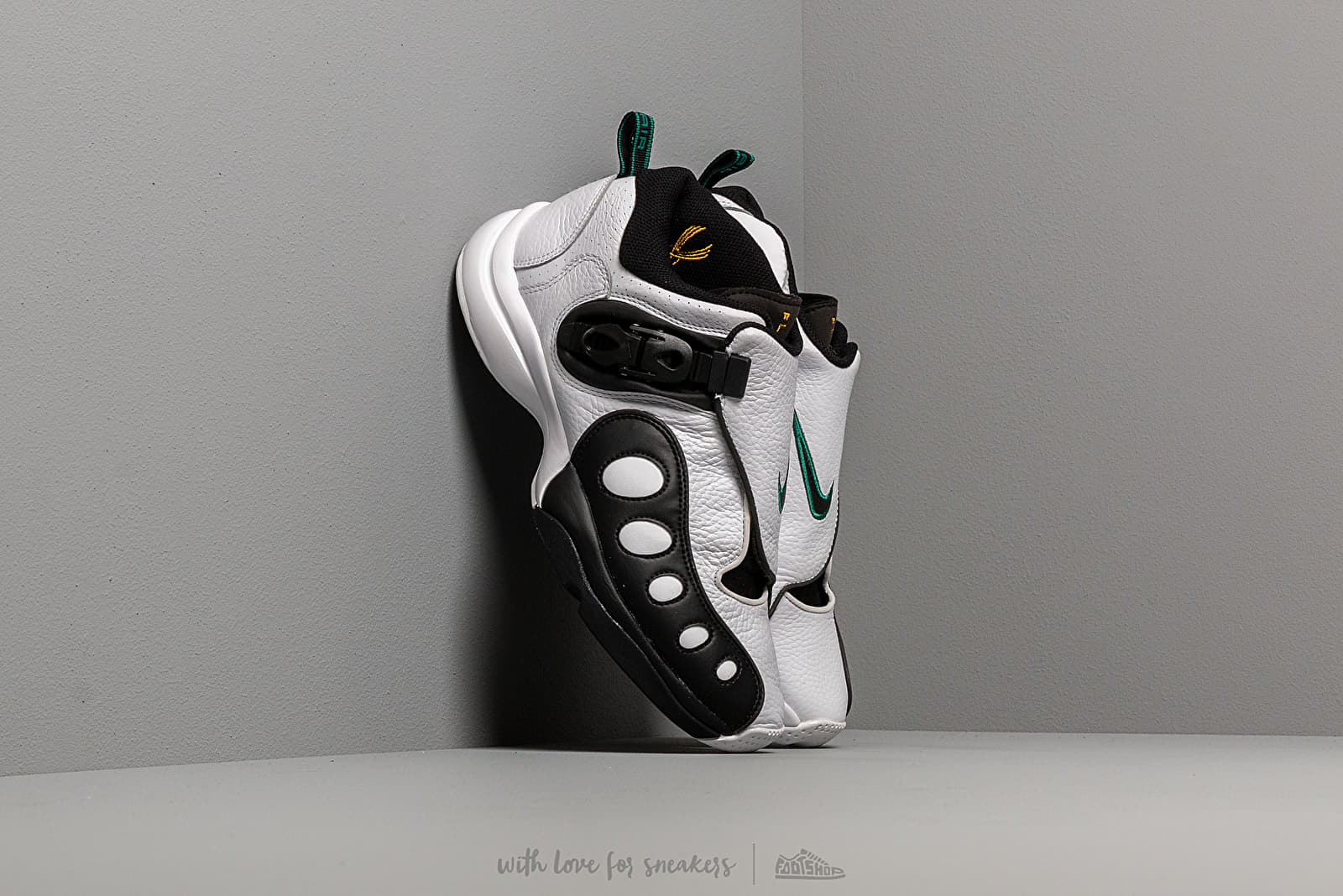 Miesten kengät Nike Zoom Gp White/ Black-University Gold-Mystic Green