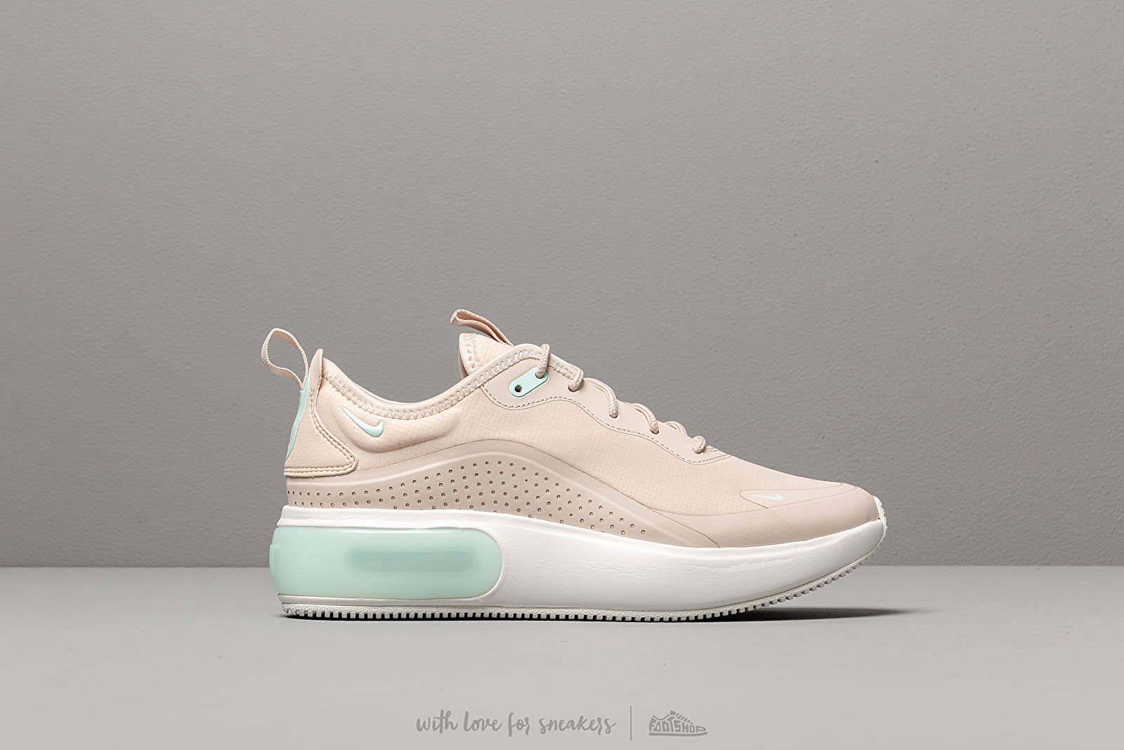 Nike air max dia light orewood deals