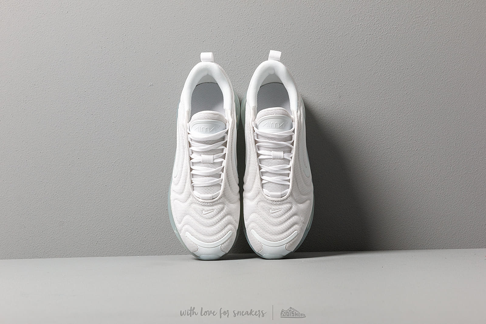 Nike air max 720 bianche e nere sale