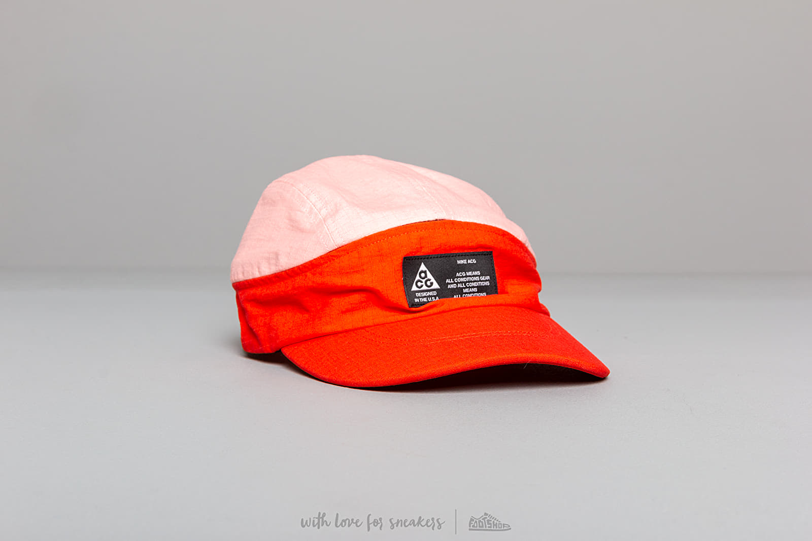 Caps Nike NRG ACG Tailwind Visor Cap Habanero Red Bleached Coral