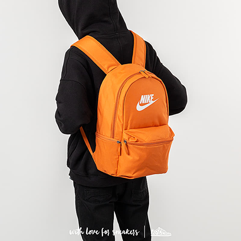 nike backpacks orange Elite 2026 Basketball Varsity Backpack 32L this backpack has the space to tackle it all Nike Nike Elemental Backpack Shoebox