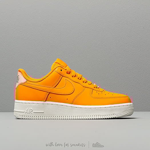 Nike Wmns Air Force 1 07 Essential