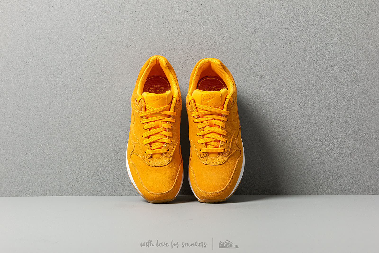 Women's shoes Nike Wmns Air Max 1 Premium University Gold/ University Gold