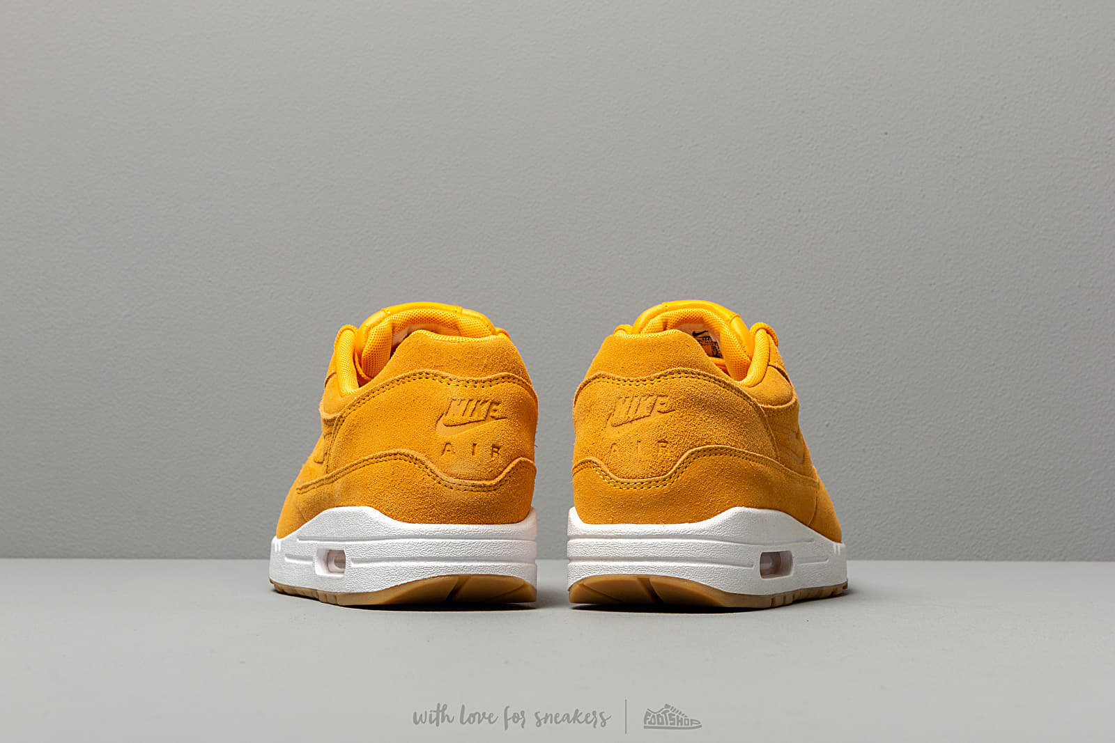 Women's shoes Nike Wmns Air Max 1 Premium University Gold/ University Gold