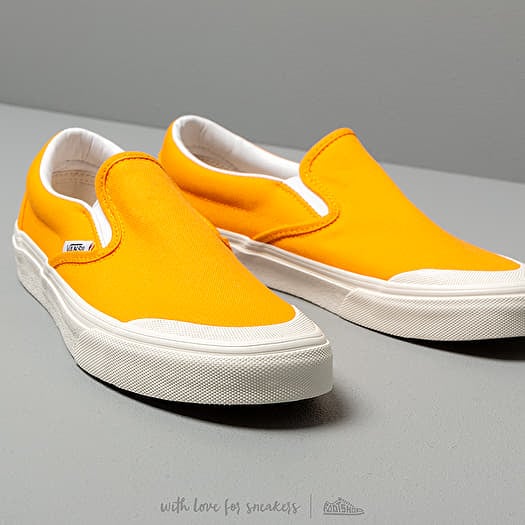 Vans classic slip on 138 discount