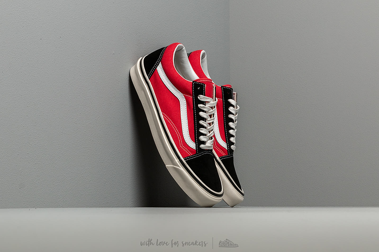 Vans old skool dx red hot sale
