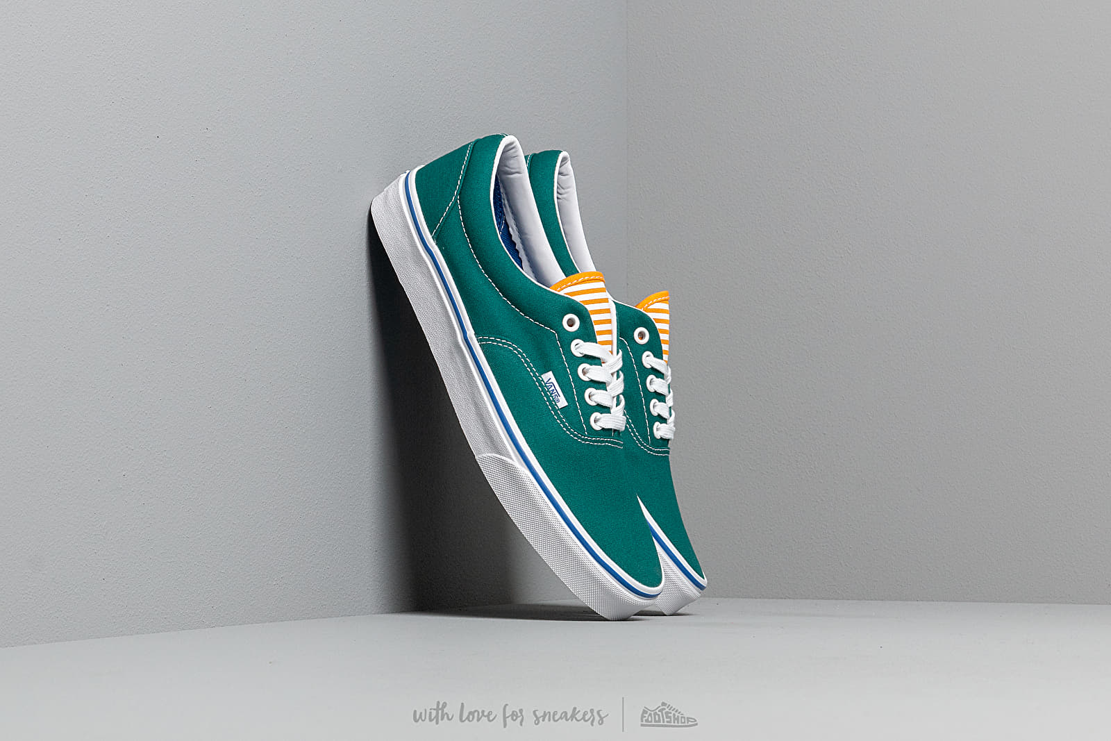 Vans deck club era online
