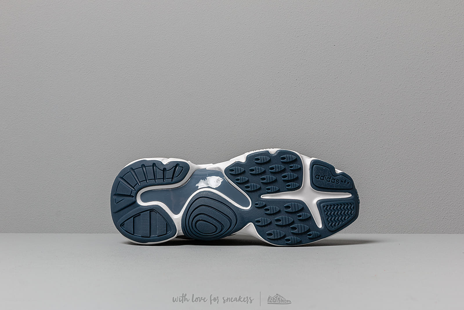 Moteriška avalynė adidas Magmur Runner W Grey One/ Grey One/ Raw Steel